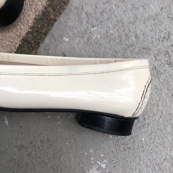 Stuart Weitzman patent leather loafers - Picture 6 of 8